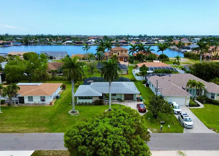 Family Fun-Prime Location Heated Pool Sleeps10 Villa