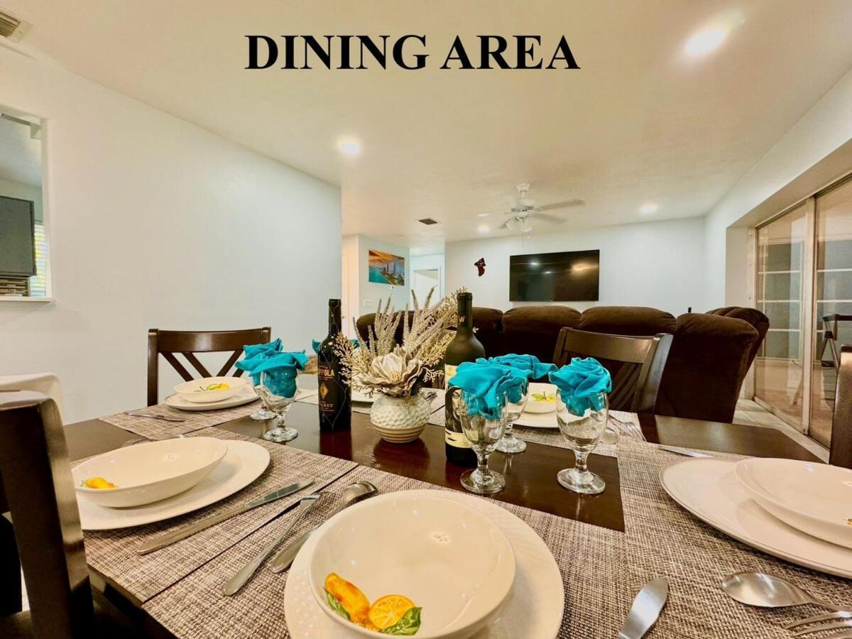 Family Fun-prime Location Heated Pool Sleeps10 Holiday home *