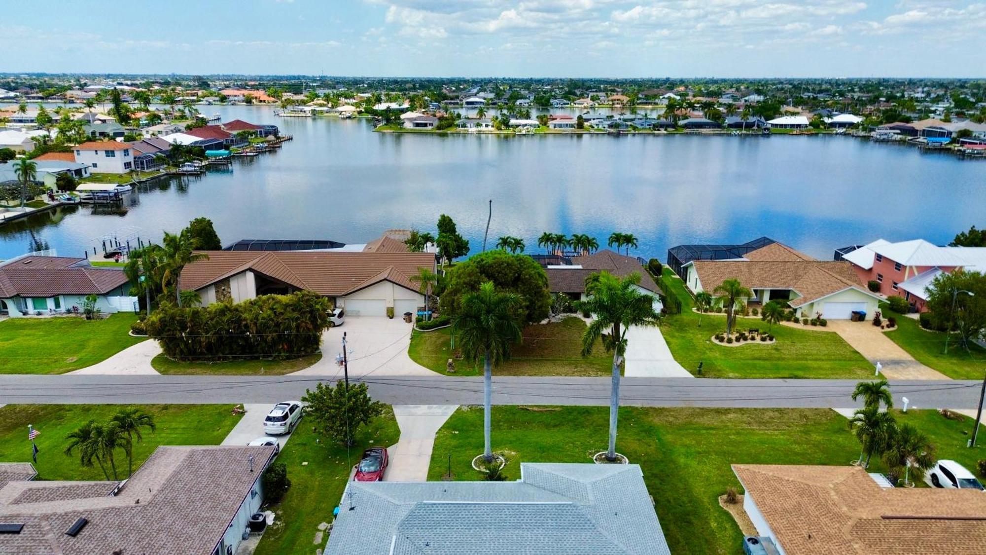 Family Fun-prime Location Heated Pool Sleeps10 Cape Coral