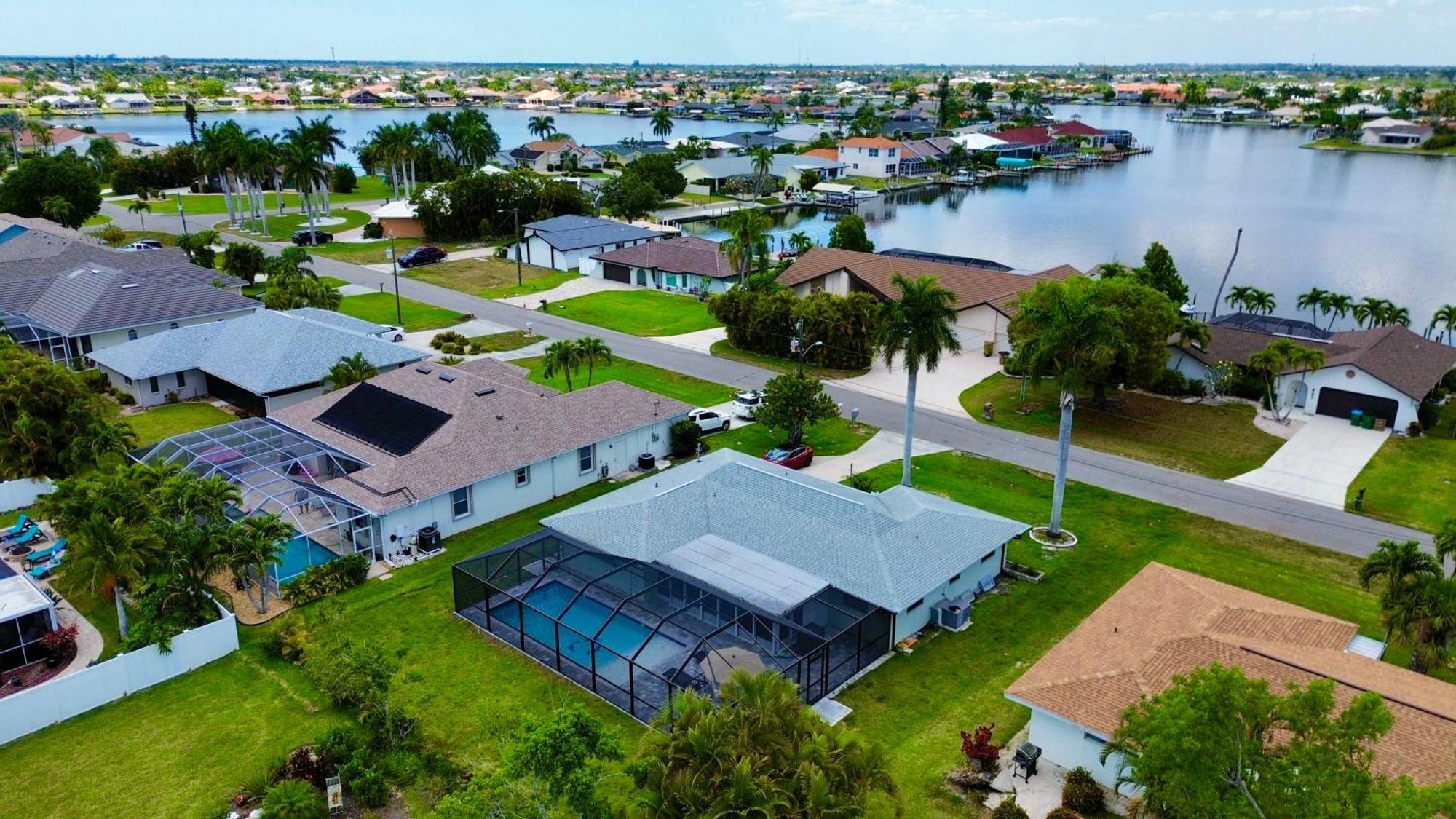 Holiday home Family Fun-prime Location Heated Pool Sleeps10 Cape Coral